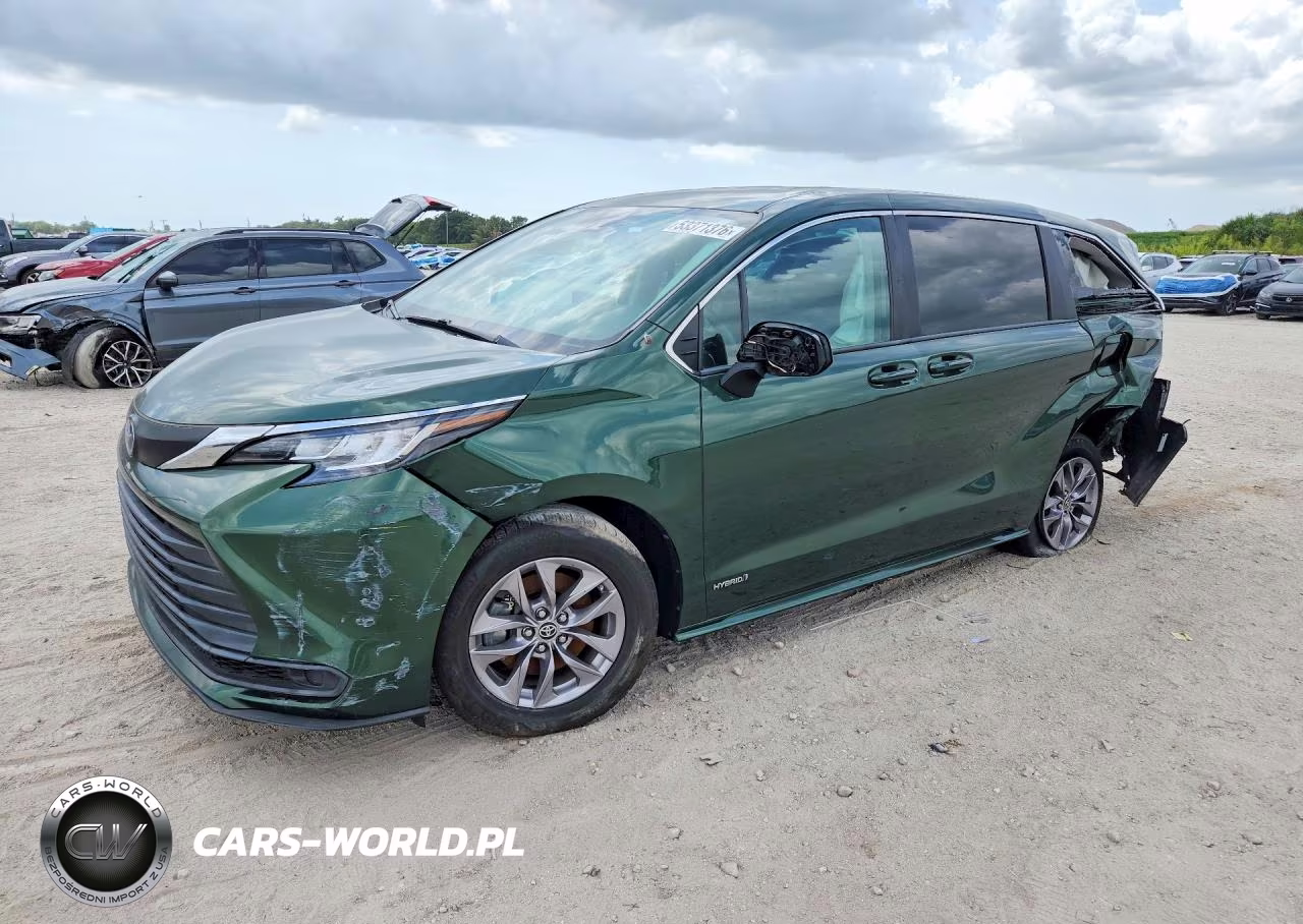 2021 Toyota Sienna Le – zdjęcie 1 z 13