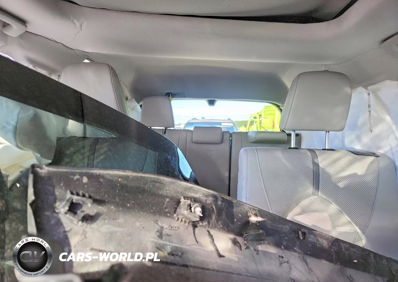 2025 Toyota Grand Highlander Platinum VIN:5TDAAAB53SS081446 - 10