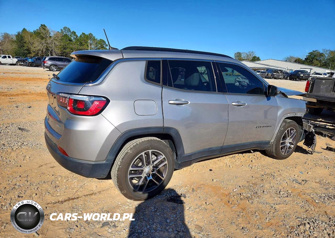 2019 Jeep Compass Latitude VIN:3C4NJCBB5KT814900 - 3