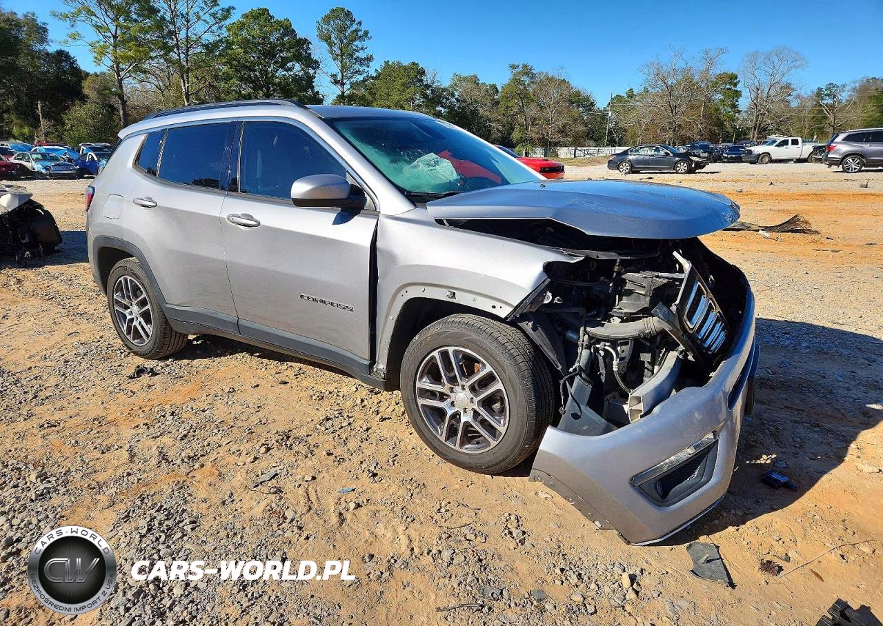 2019 Jeep Compass Latitude VIN:3C4NJCBB5KT814900 - 4