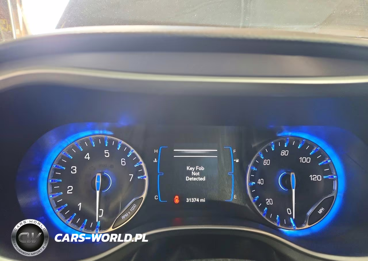 2020 Chrysler Pacifica Touring VIN:2C4RC1FG3LR102167 - 9