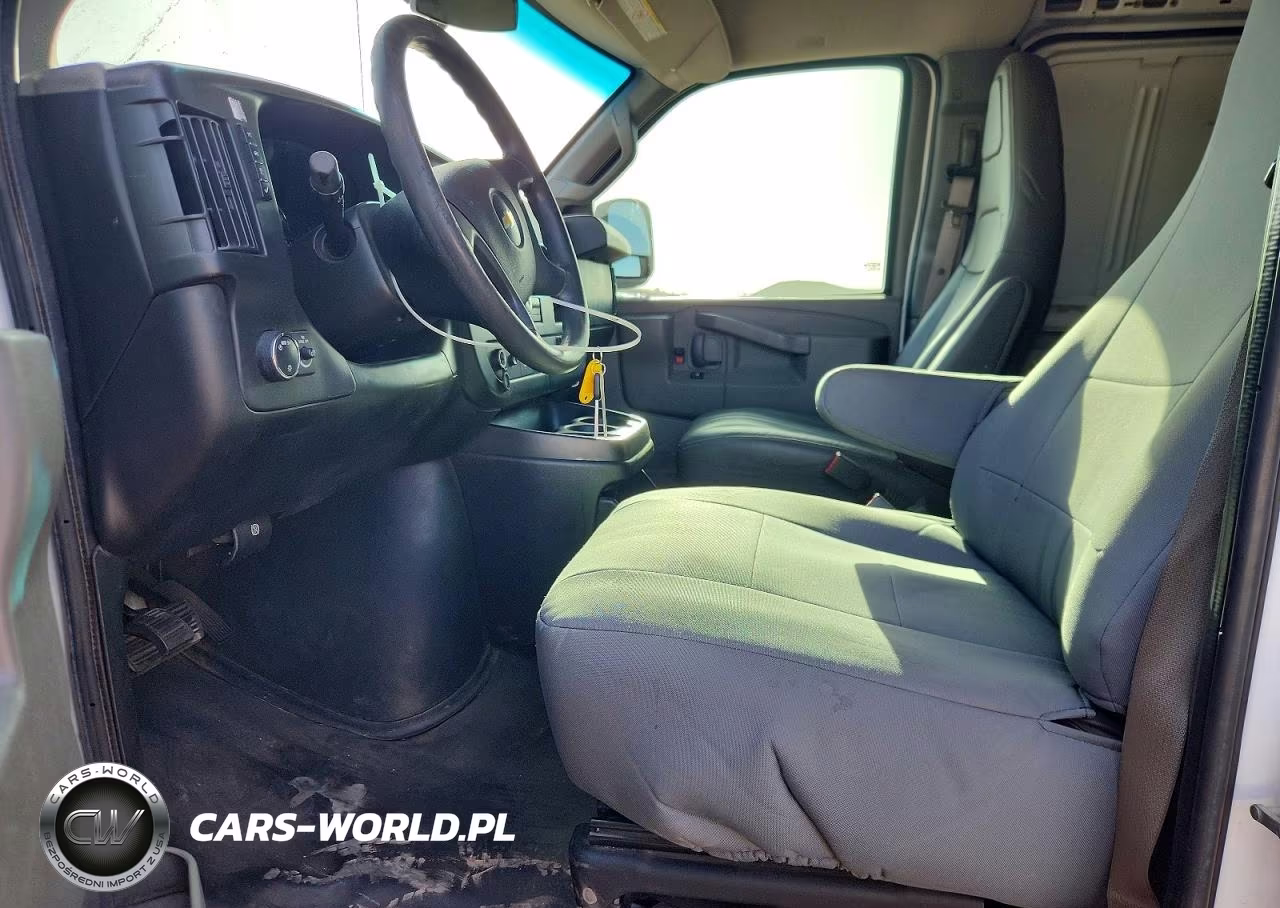 2017 Chevrolet Express G2500 VIN:1GCWGAFFXH1113208 - 7