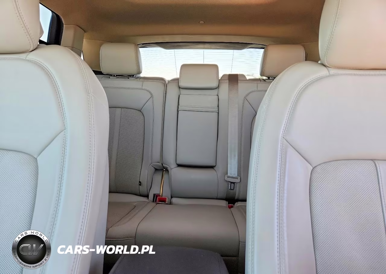 2019 Lincoln Nautilus Reserve VIN:2LMPJ8L93KBL41947 - 10
