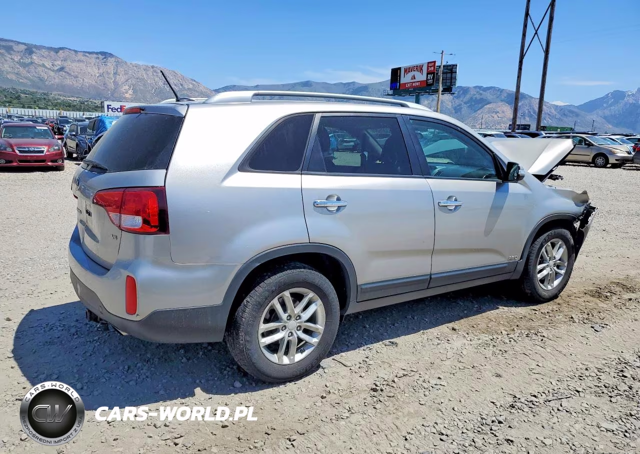 2015 Kia Sorento Lx VIN:5XYKTDA70FG659900 - 3