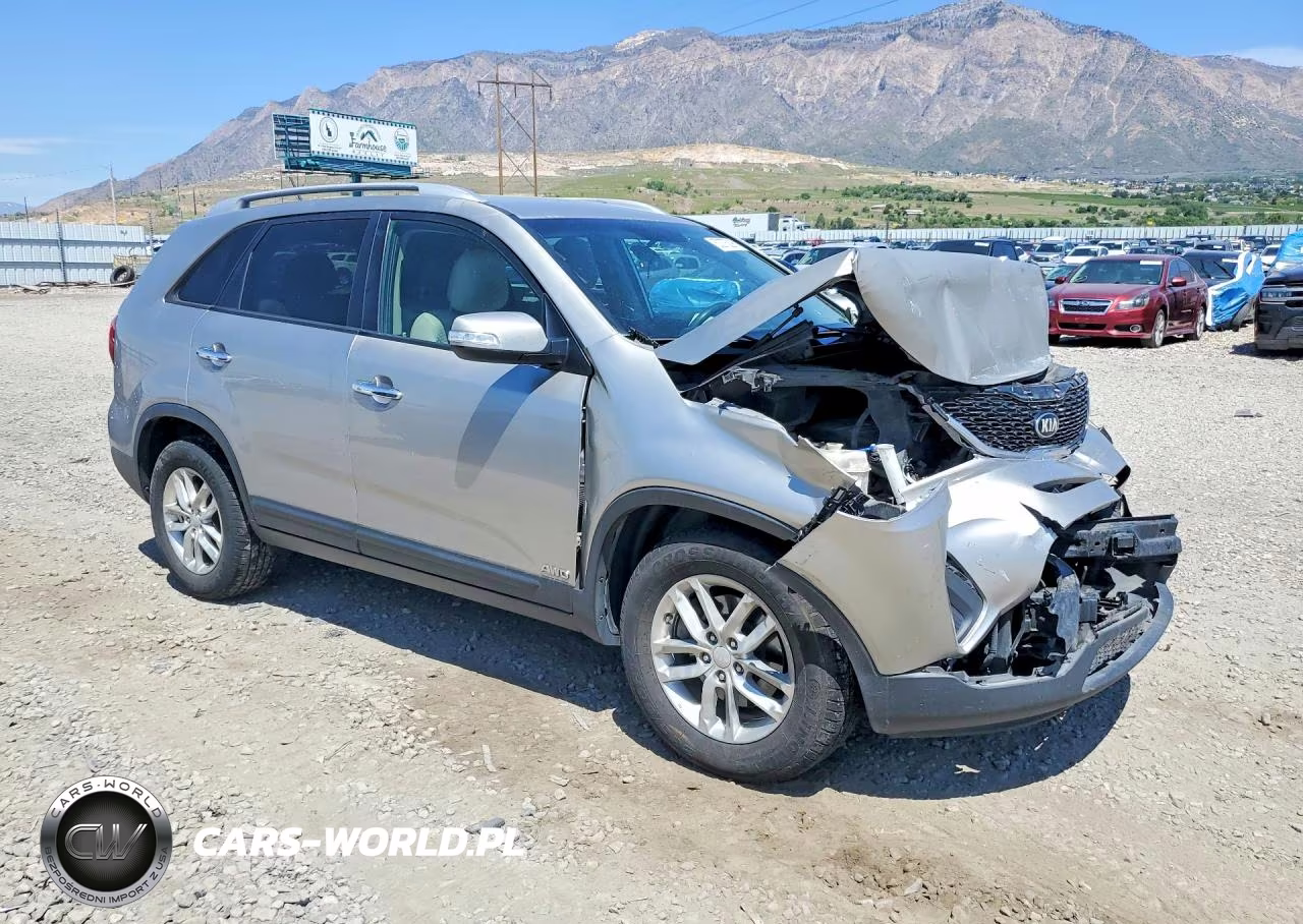2015 Kia Sorento Lx VIN:5XYKTDA70FG659900 - 4