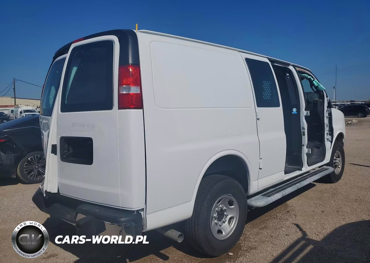2025 Chevrolet Express 2500 Cargo Delivery Van VIN:1GCWGAFP751260425 - 3