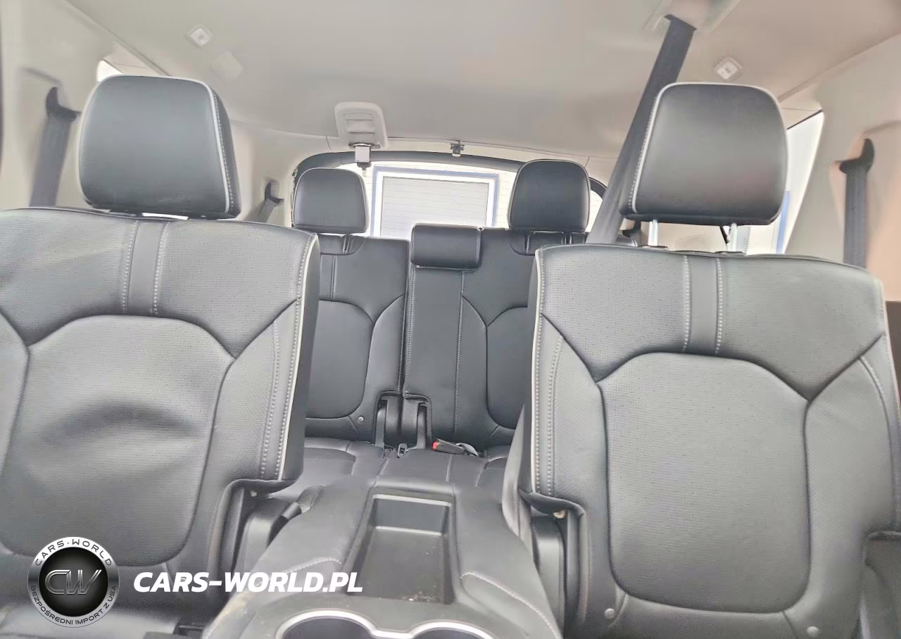 2023 Honda Pilot Elite VIN:5FNYG1H88PB038103 - 10