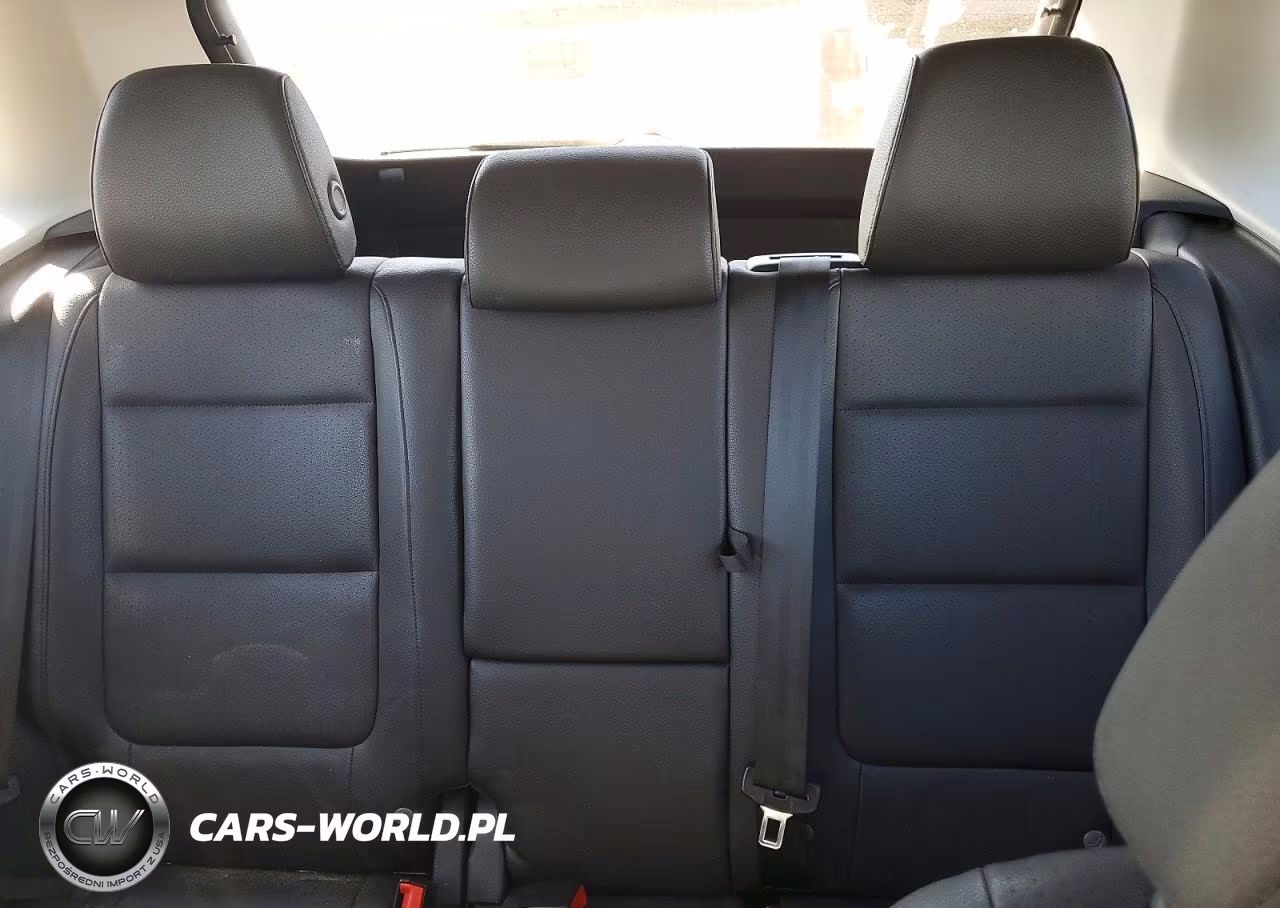2017 Volkswagen Tiguan S VIN:WVGAV7AXXHK030001 - 10