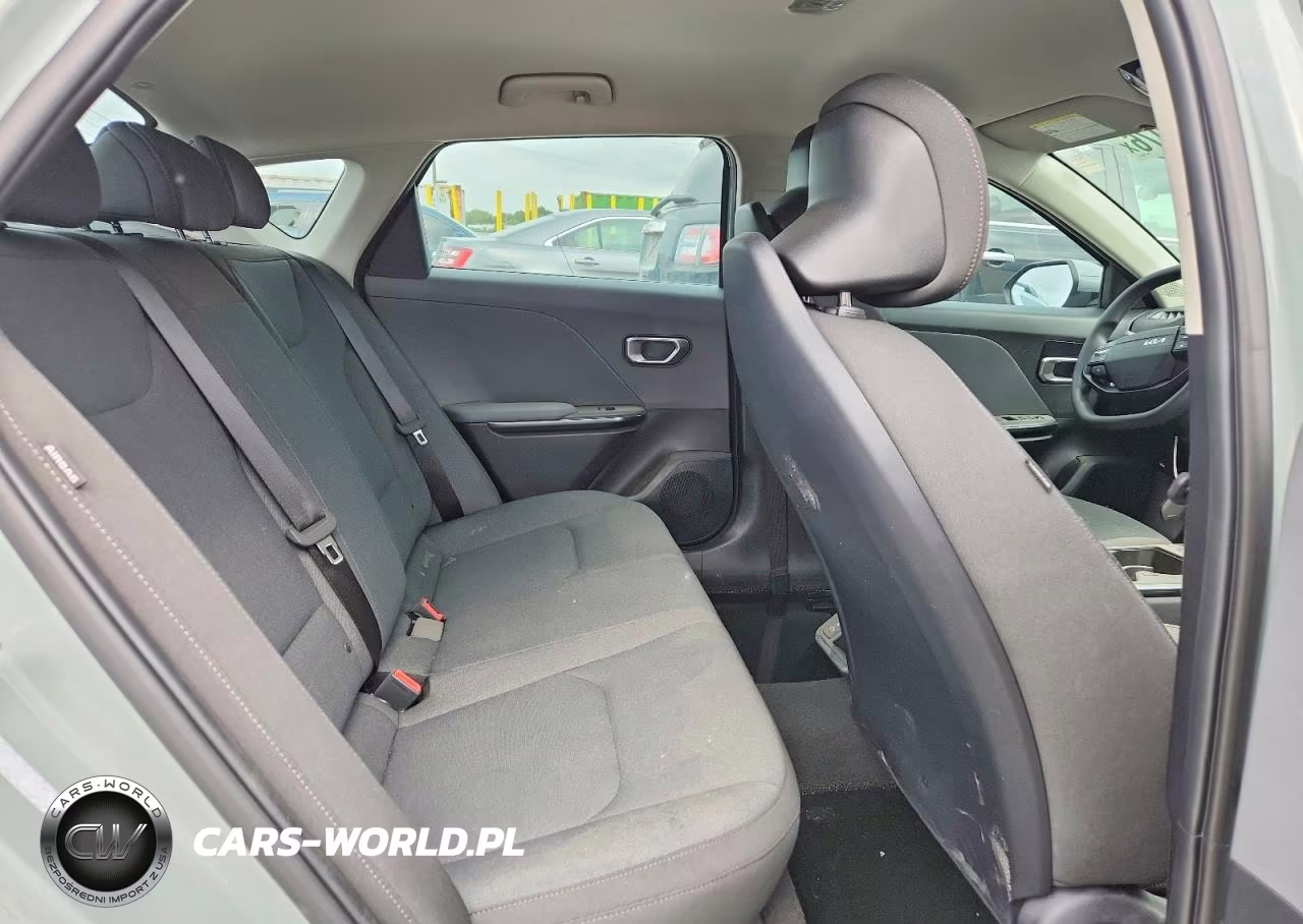 2025 Kia K4 Lxs VIN:3KPFT4DE4SE108551 - 10
