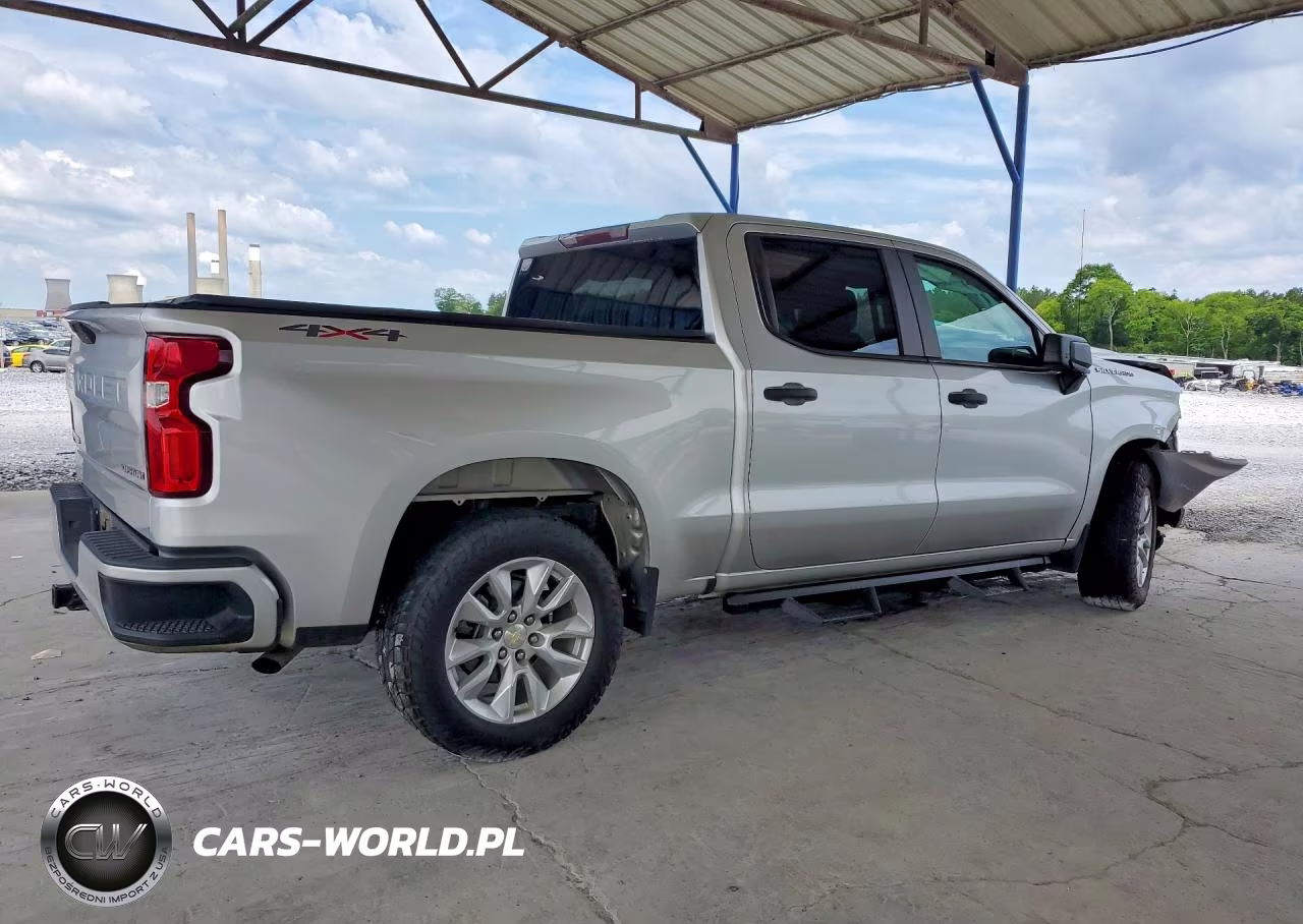 2020 Chevrolet Silverado K1500 Custom VIN:3GCPYBEHXLG199687 - 3
