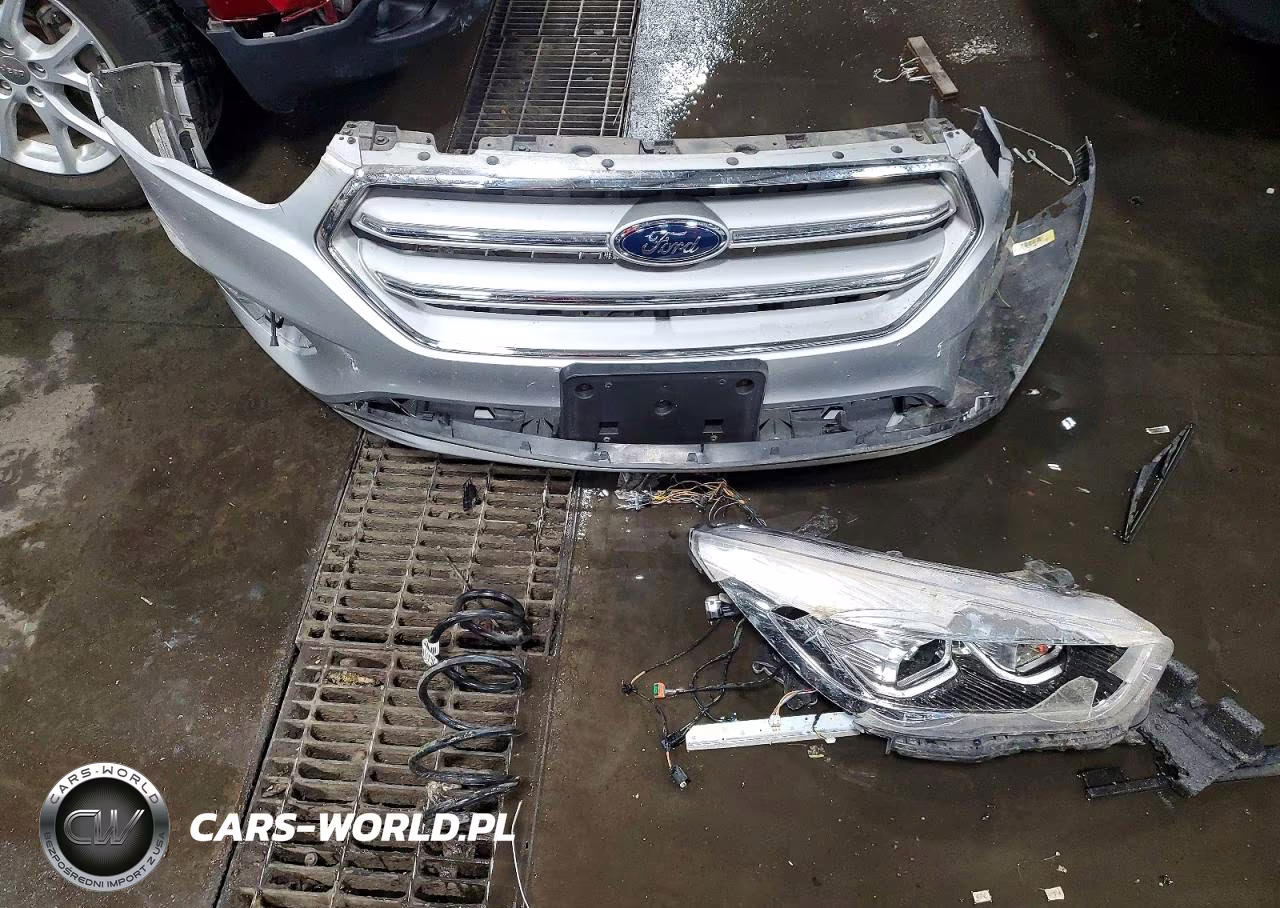 2019 Ford Escape Titanium VIN:1FMCU9J92KUC54240 - 12