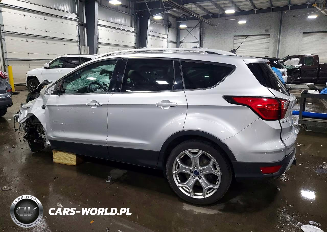 2019 Ford Escape Titanium VIN:1FMCU9J92KUC54240 - 2