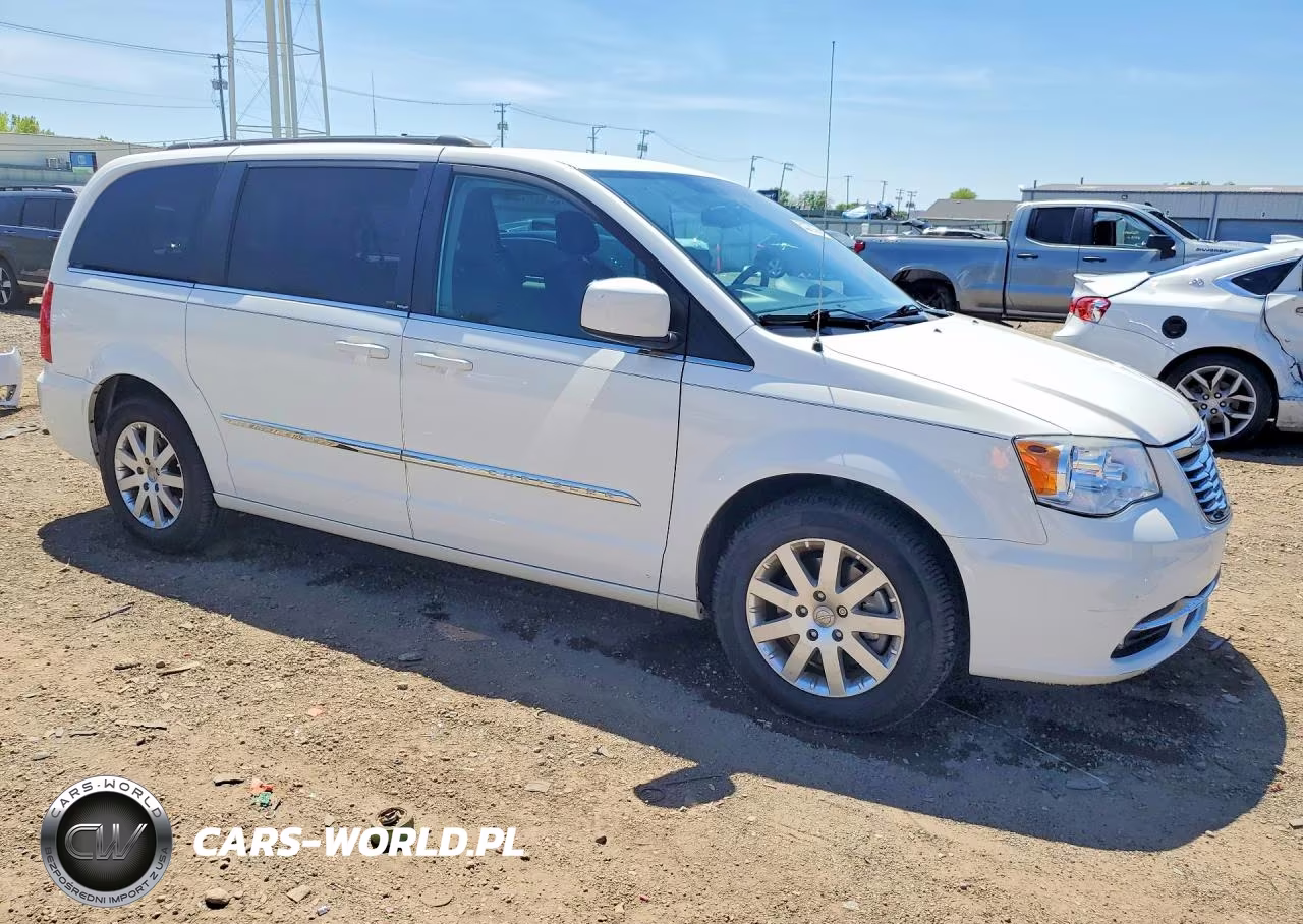 2013 Chrysler Town & Country Touring VIN:2C4RC1BGXDR745641 - 4