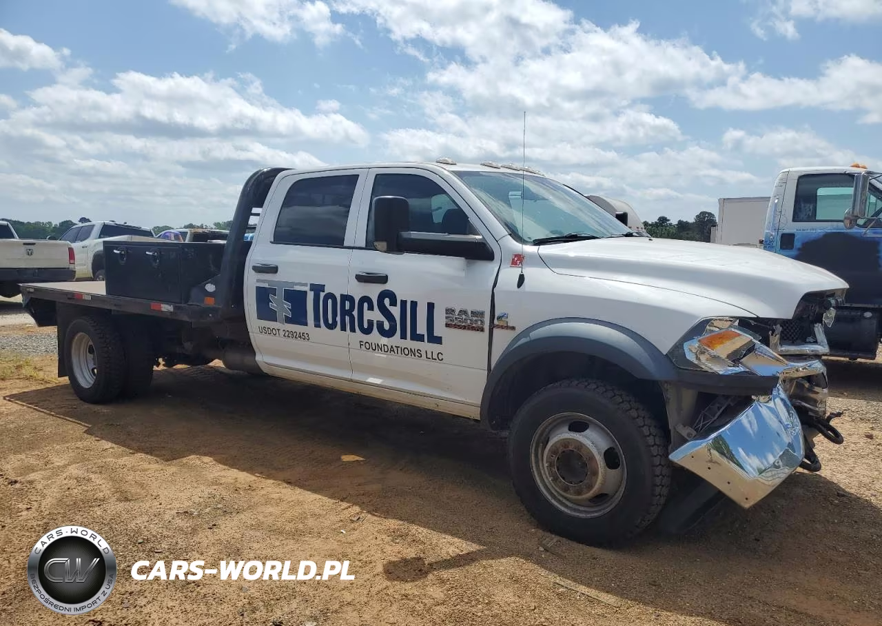 2018 Ram 5500 VIN:3C7WRNFLXJG157341 - 4