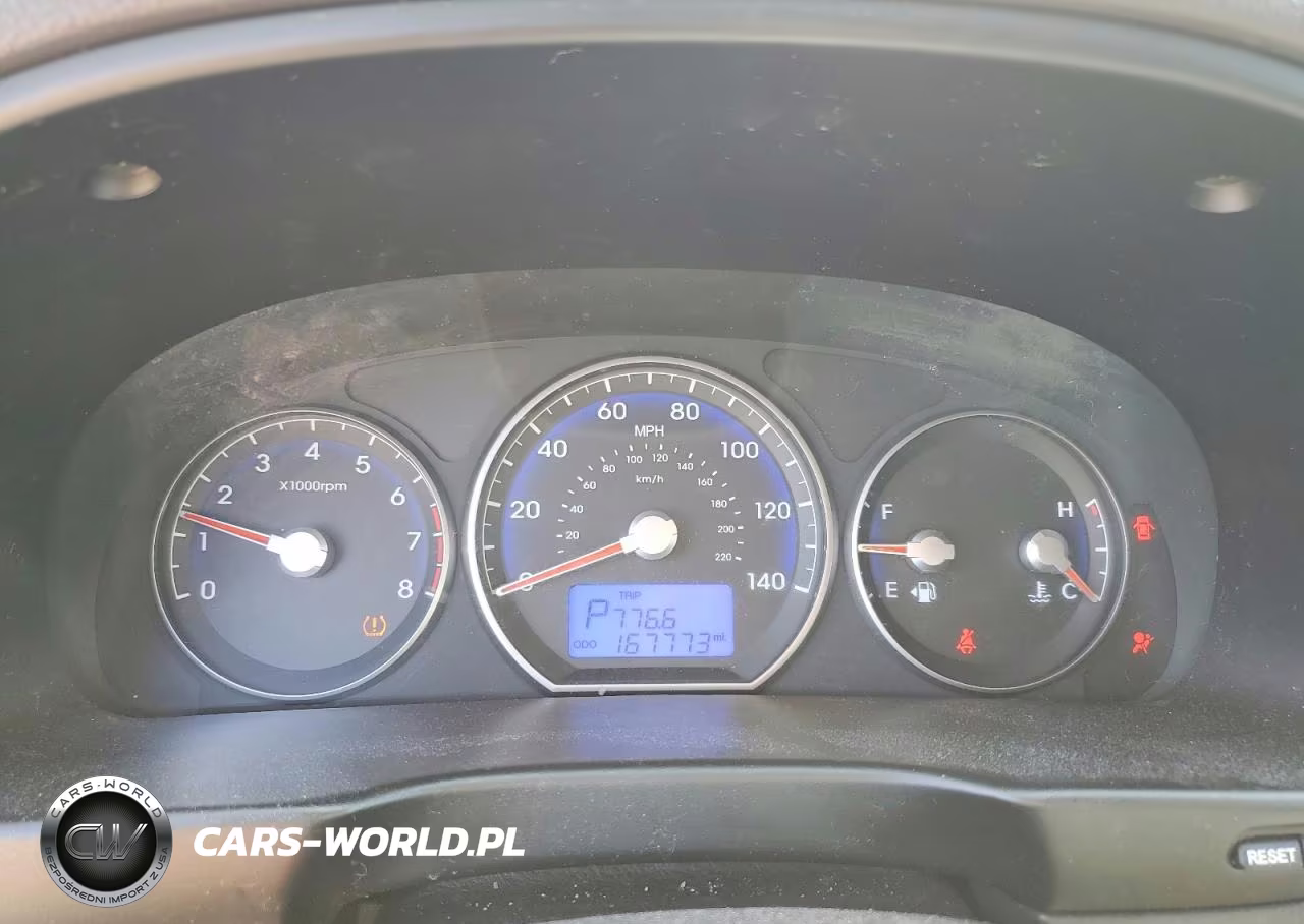 2012 Hyundai Santa Fe VIN:5XYZGDAB6CG123455 - 9