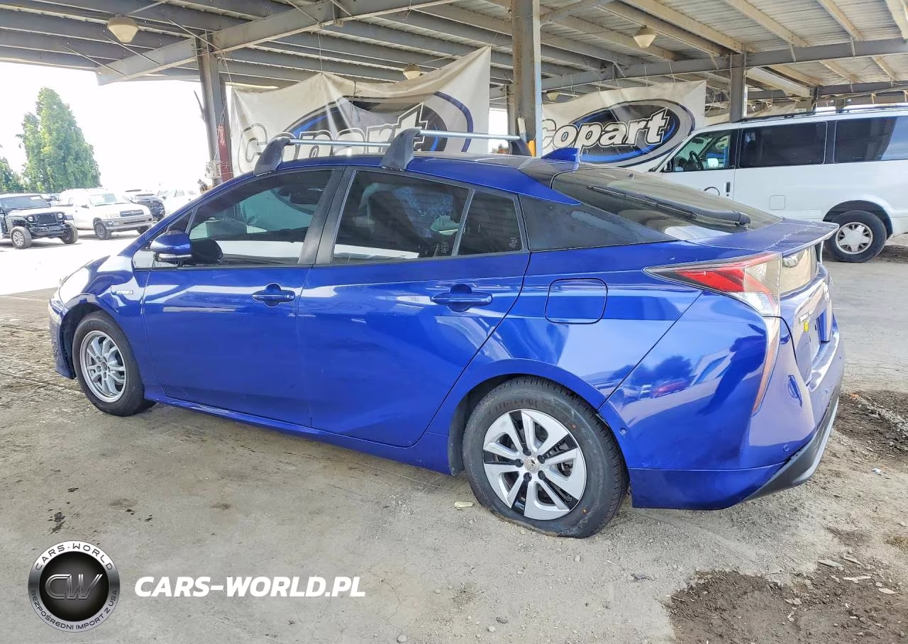 2018 Toyota Prius Four VIN:JTDKARFU5J3063230 - 2