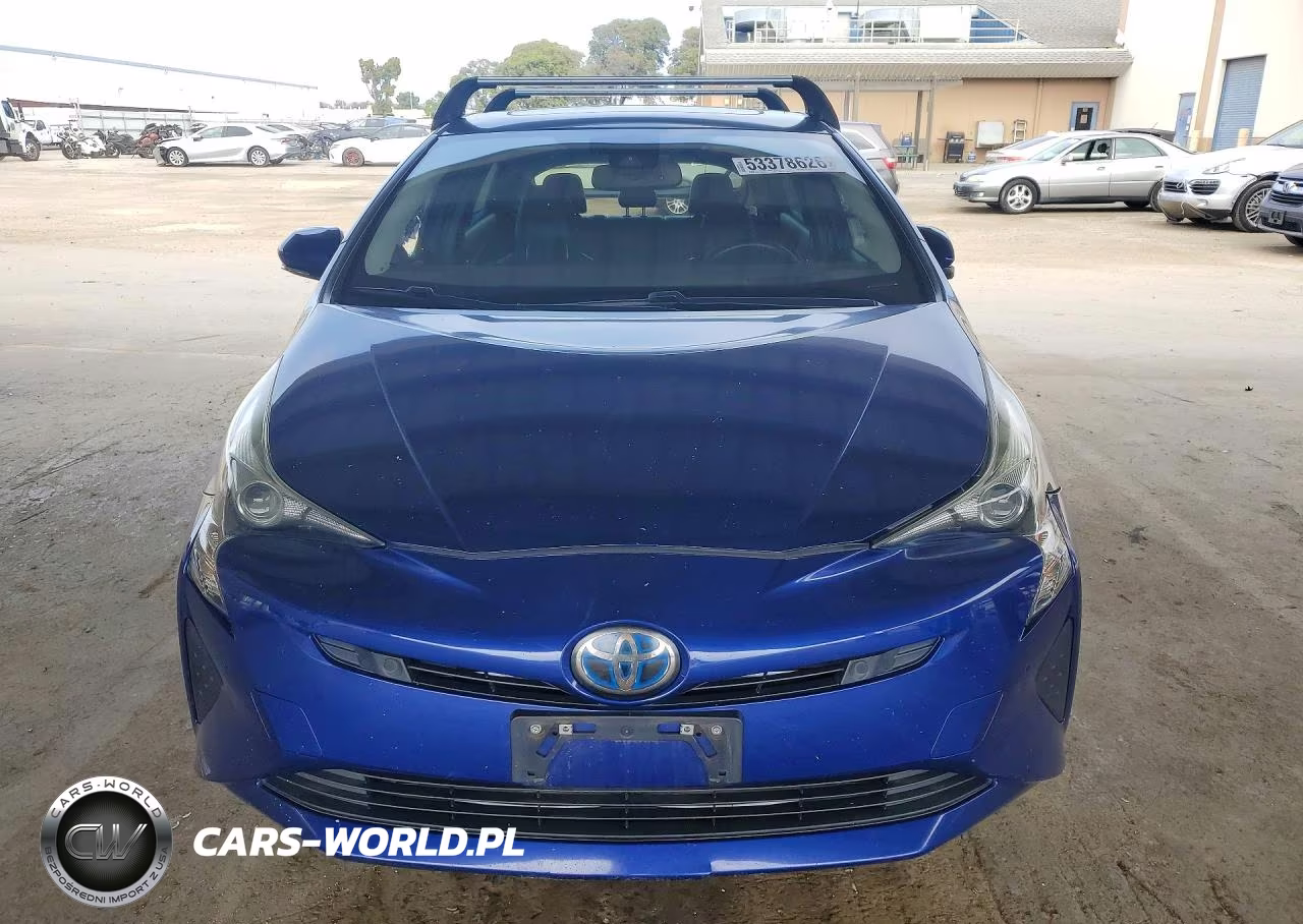 2018 Toyota Prius Four VIN:JTDKARFU5J3063230 - 5