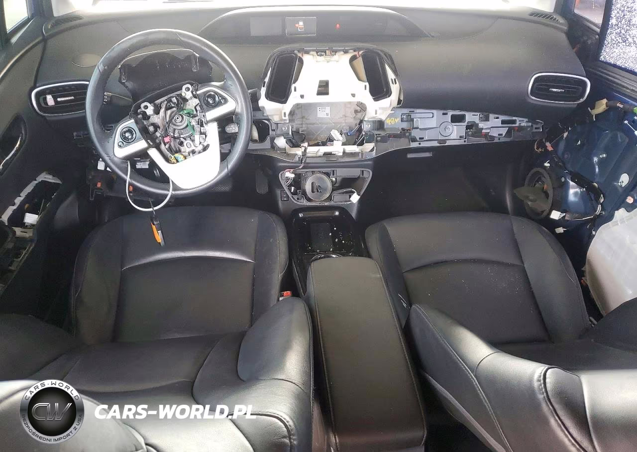 2018 Toyota Prius Four VIN:JTDKARFU5J3063230 - 8