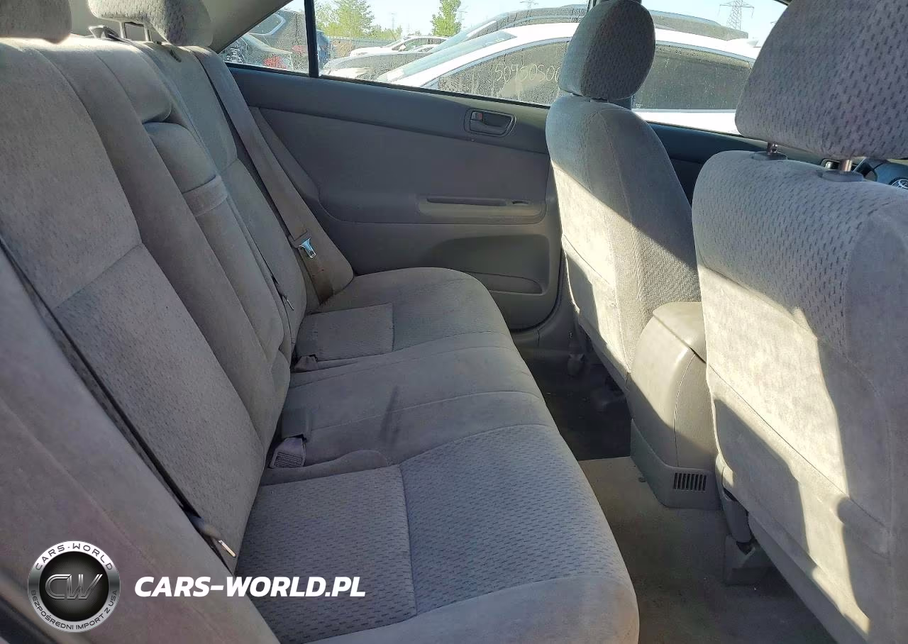 2003 Toyota Camry Le VIN:4T1BE32K63U676228 - 10