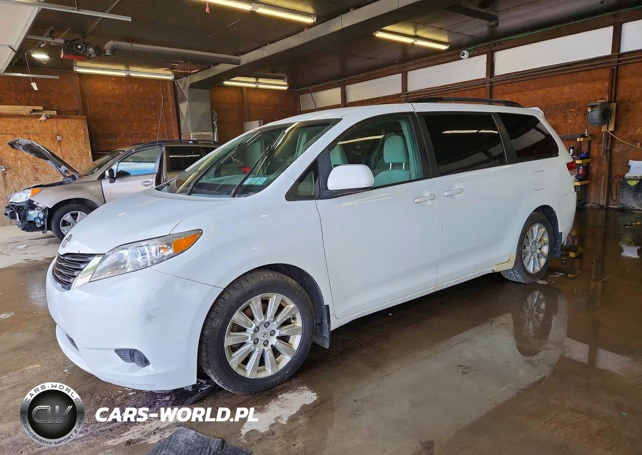 2012 Toyota Sienna Le