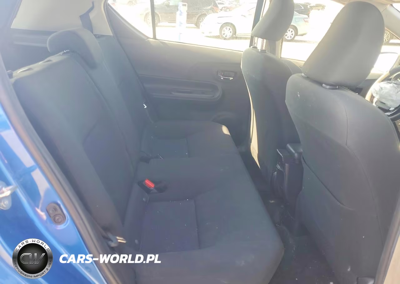 2018 Toyota Prius C Two VIN:JTDKDTB37J1614867 - 10
