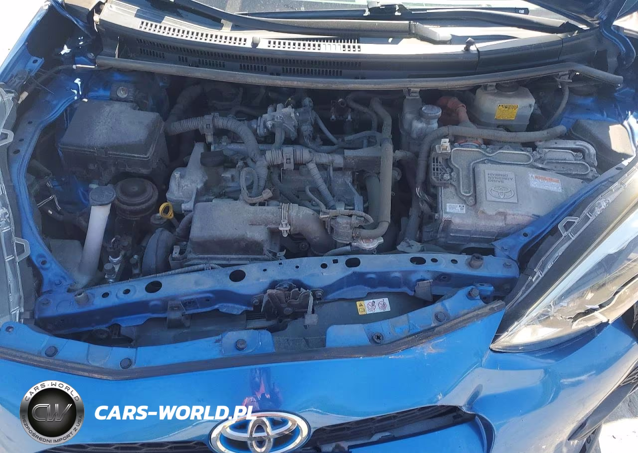 2018 Toyota Prius C Two VIN:JTDKDTB37J1614867 - 11