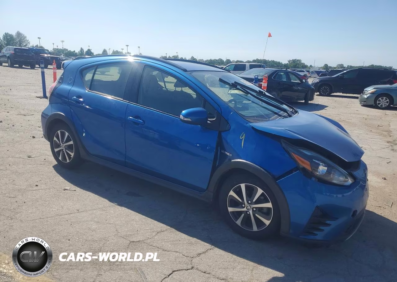 2018 Toyota Prius C Two VIN:JTDKDTB37J1614867 - 4