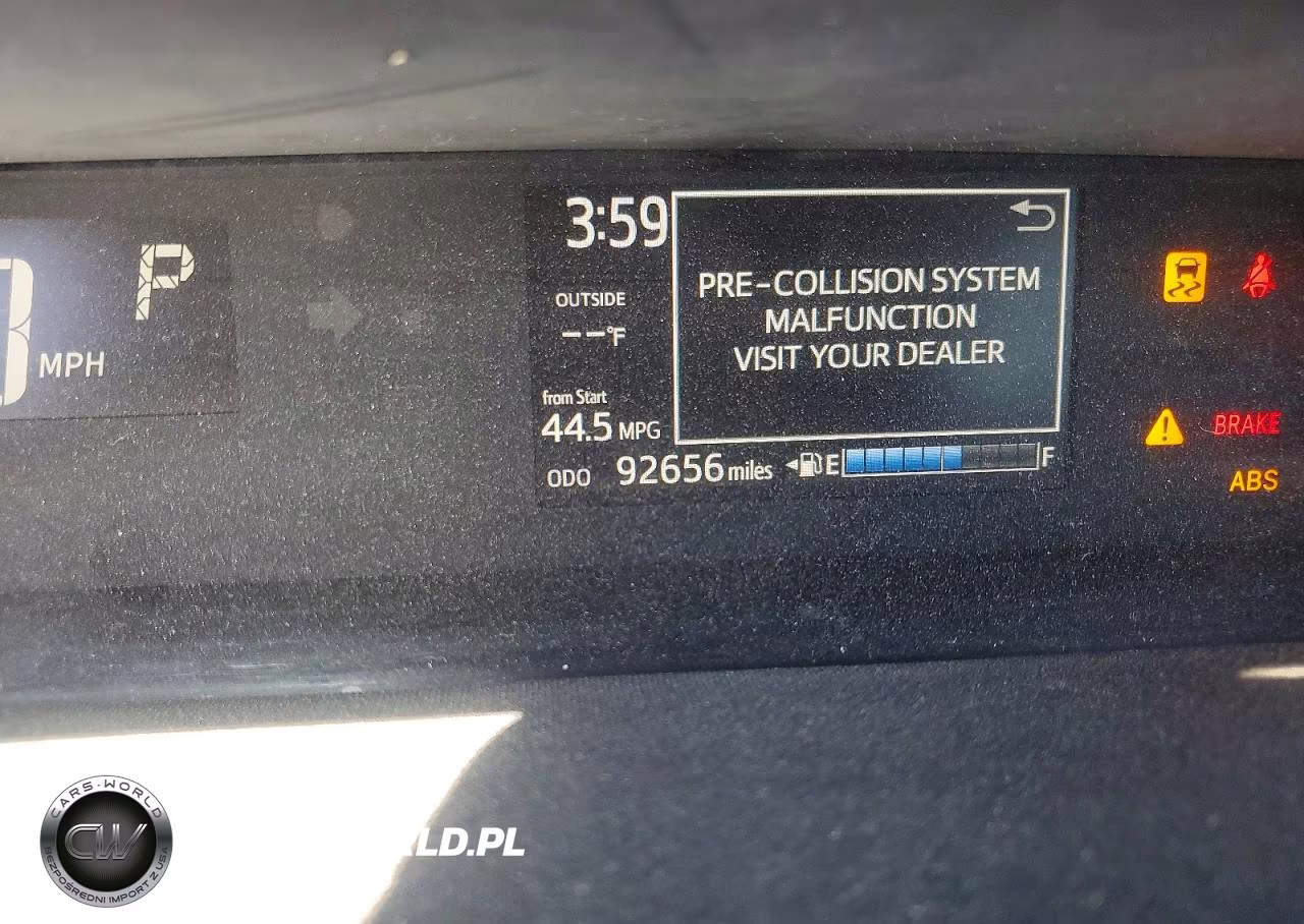 2018 Toyota Prius C Two VIN:JTDKDTB37J1614867 - 9
