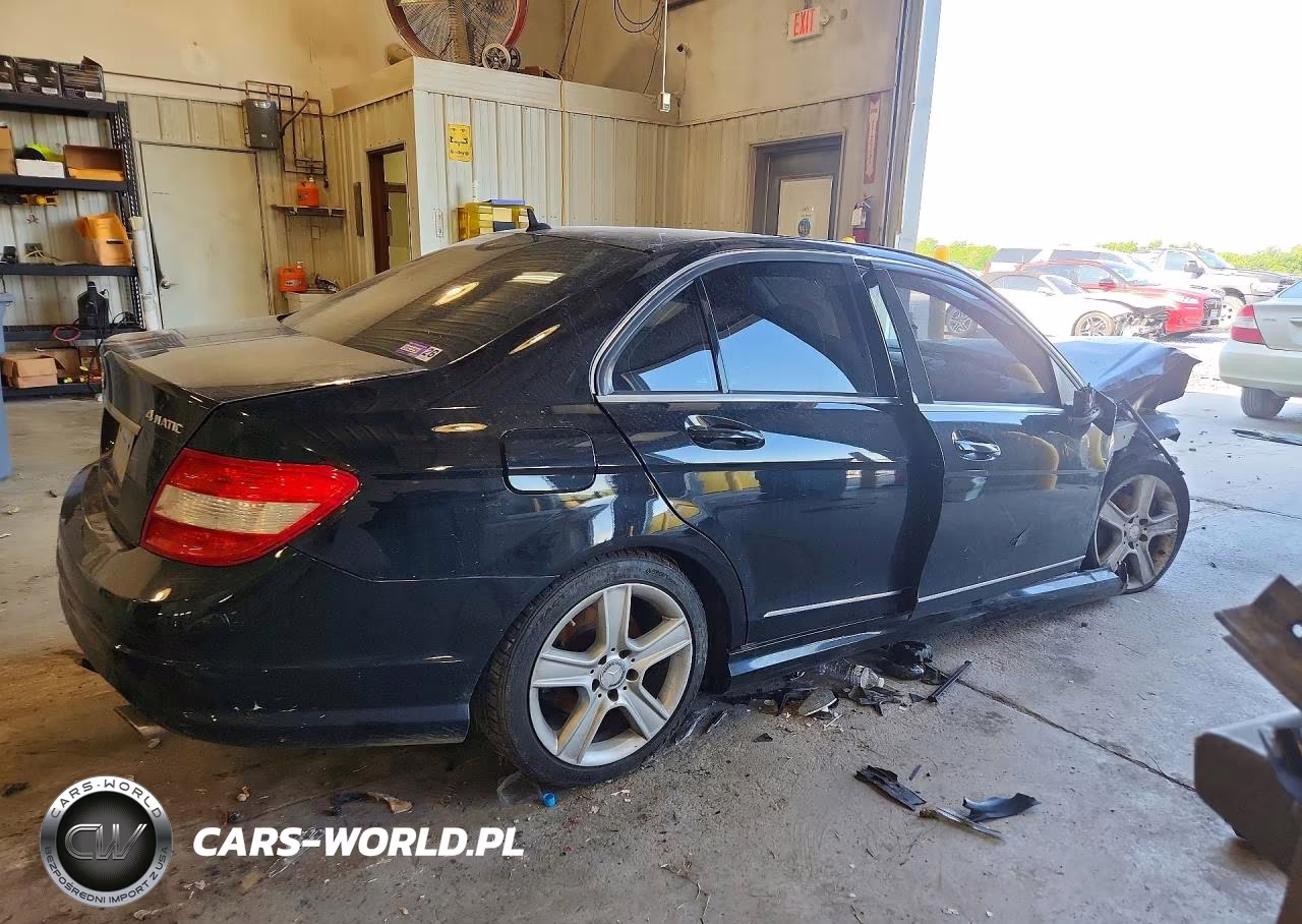 2011 Mercedes-Benz C 300 4Matic VIN:WDDGF8BB1BR135244 - 3