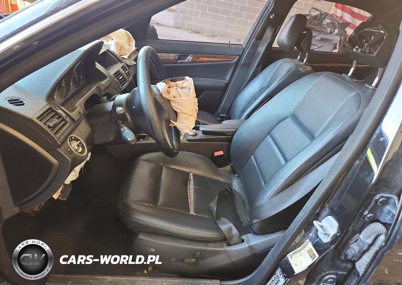 2011 Mercedes-Benz C 300 4Matic VIN:WDDGF8BB1BR135244 - 7