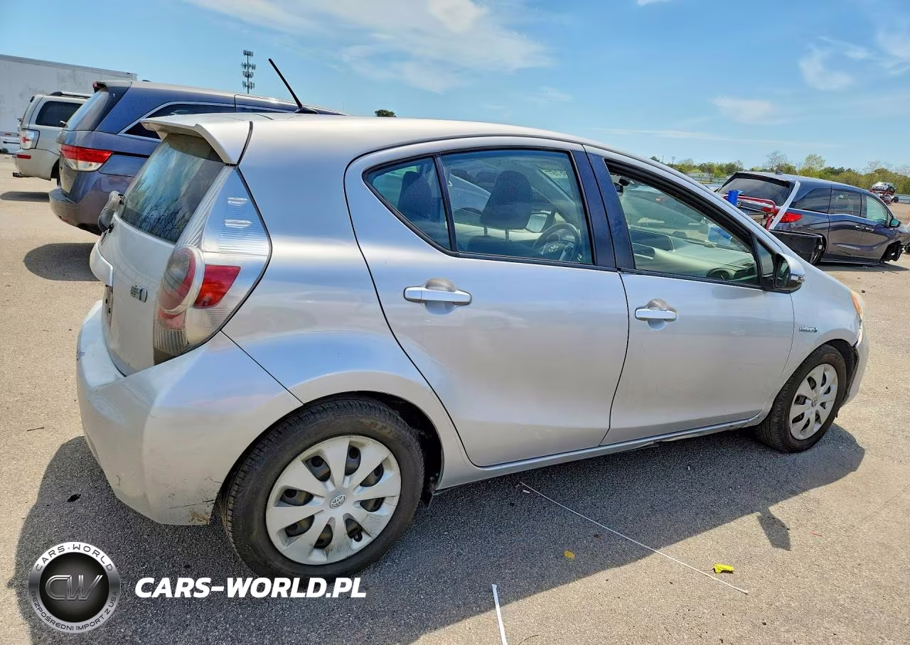 2014 Toyota Prius VIN:JTDKDTB38E1571453 - 3