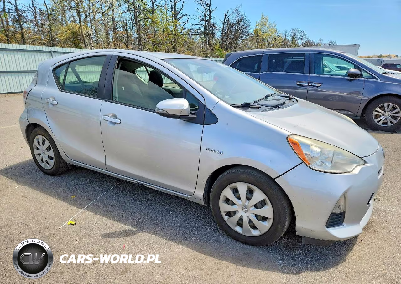 2014 Toyota Prius VIN:JTDKDTB38E1571453 - 4