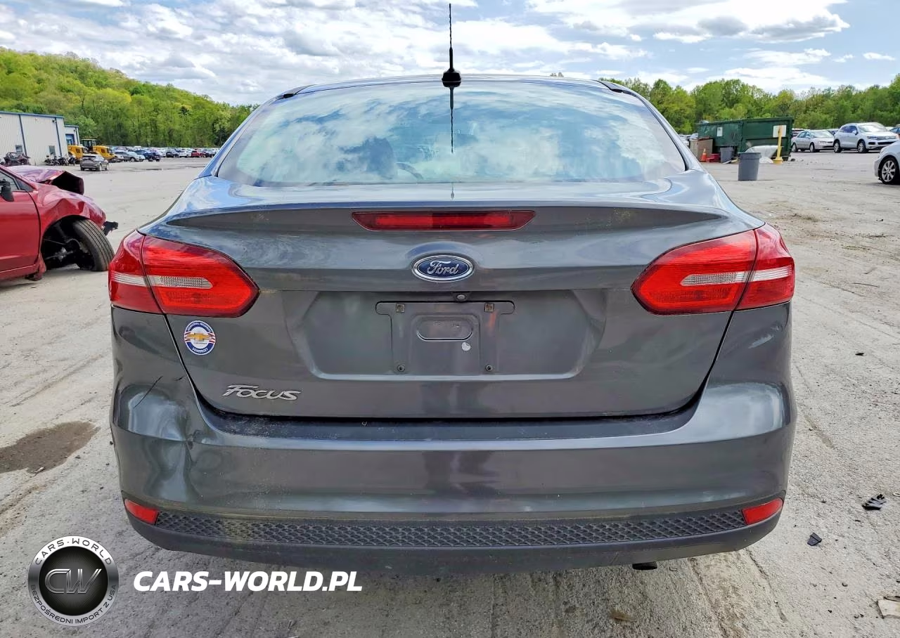 2018 Ford Focus S VIN:1FADP3E22JL266649 - 6