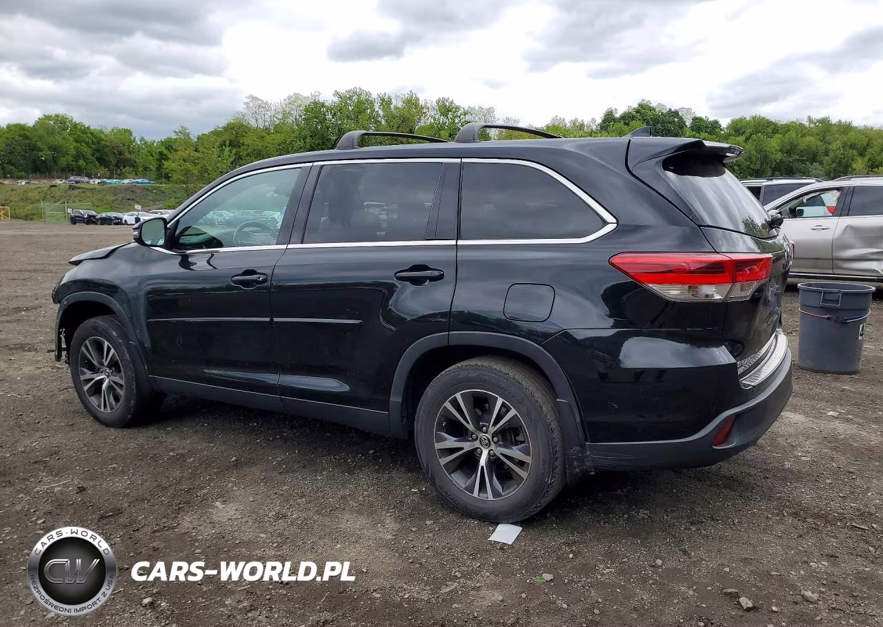 2019 Toyota Highlander Le Plus VIN:5TDBZRFH4KS917829 - 2