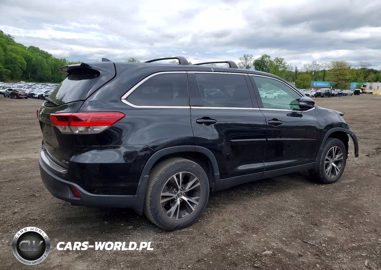 2019 Toyota Highlander Le Plus VIN:5TDBZRFH4KS917829 - 3