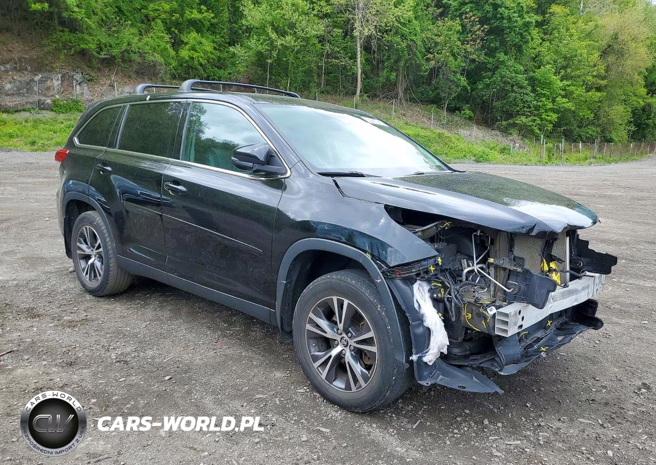 2019 Toyota Highlander Le Plus VIN:5TDBZRFH4KS917829 - 4