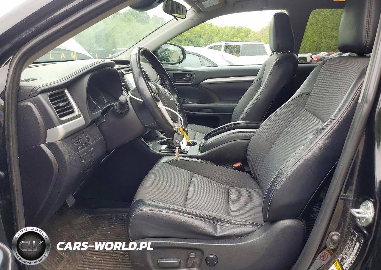 2019 Toyota Highlander Le Plus VIN:5TDBZRFH4KS917829 - 7