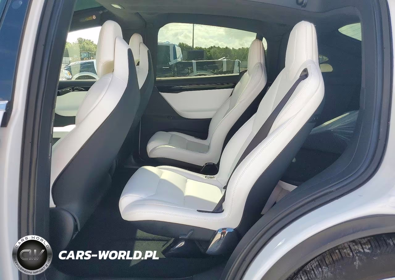 2019 Tesla Model X VIN:5YJXCBE2XKF197713 - 10