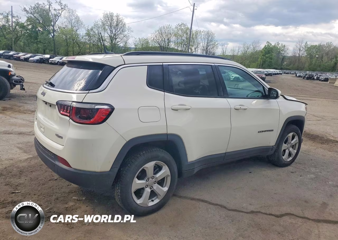 2019 Jeep Compass Latitude VIN:3C4NJDBB7KT656114 - 3