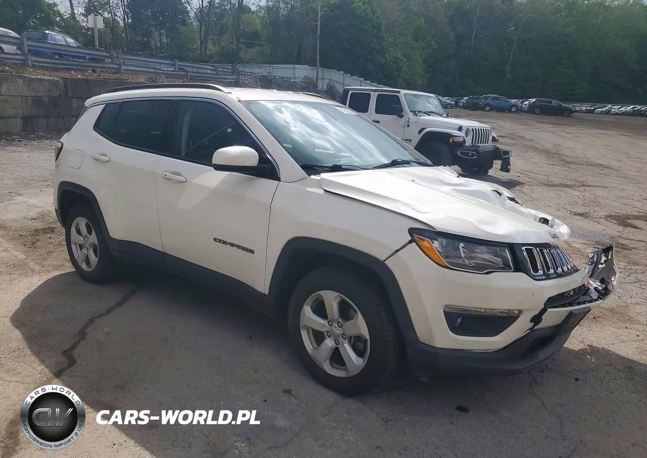 2019 Jeep Compass Latitude VIN:3C4NJDBB7KT656114 - 4
