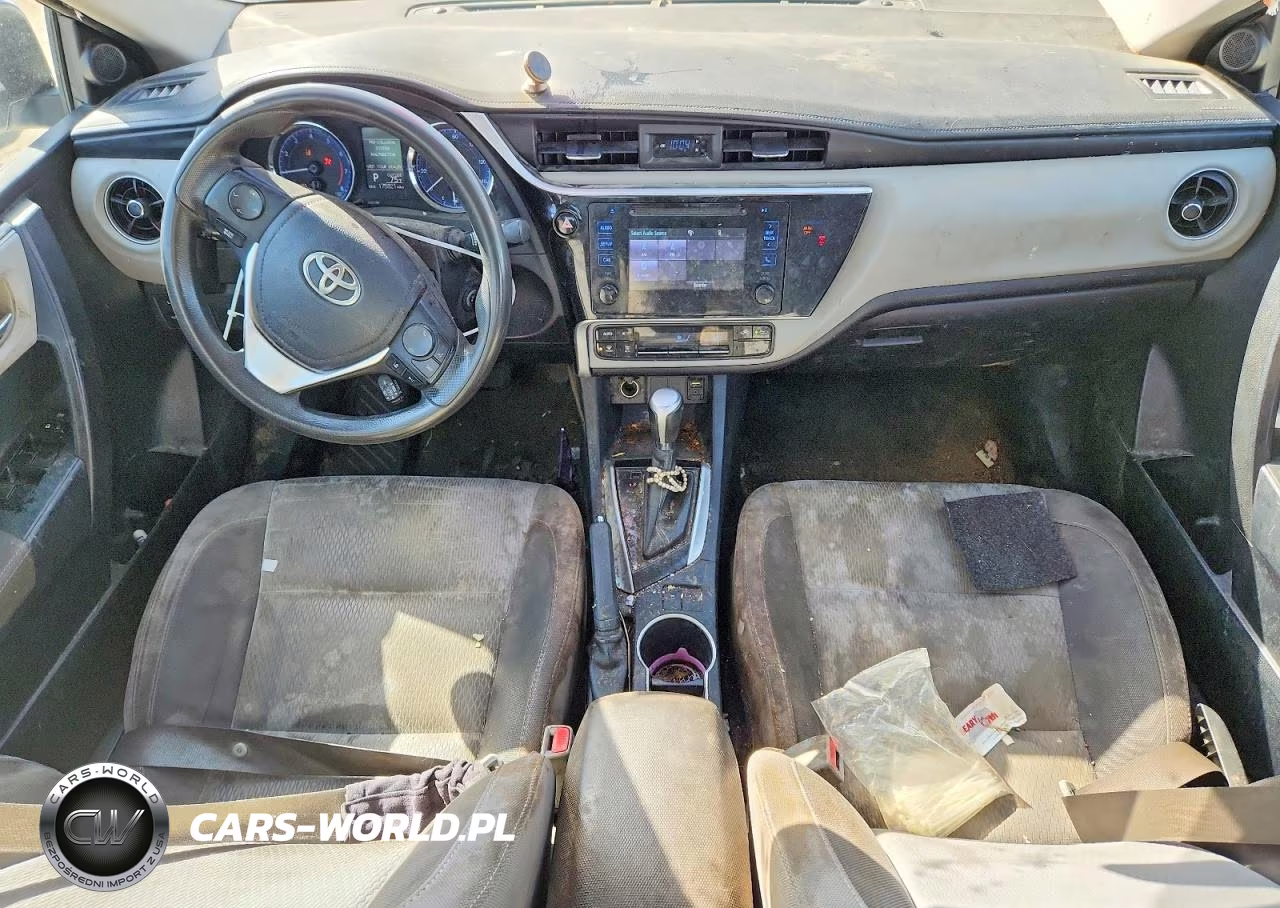 2018 Toyota Corolla Le VIN:2T1BURHE2JC991811 - 8