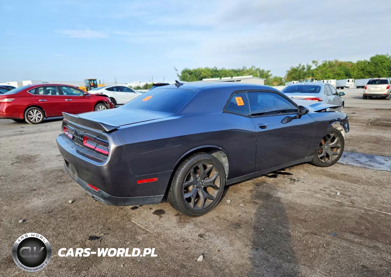 2018 Dodge Challenger Sxt VIN:2C3CDZAG9JH232843 - 3