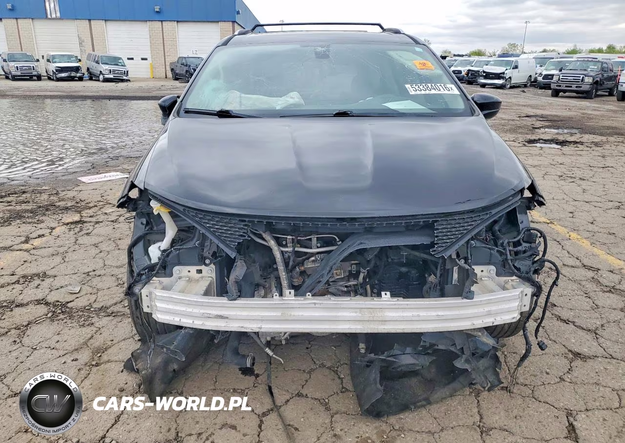 2019 Chrysler Pacifica Touring L VIN:2C4RC1BGXKR526207 - 5