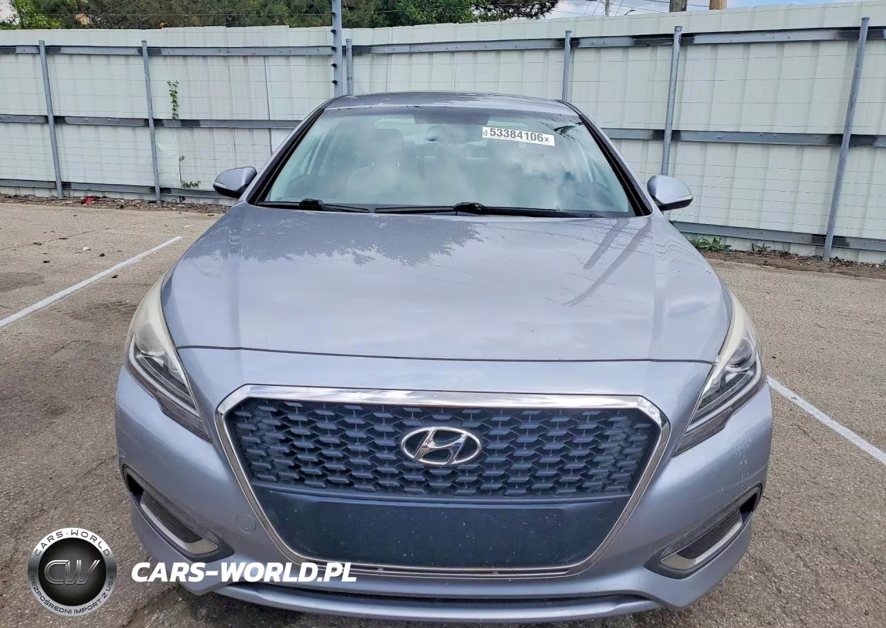 2016 Hyundai Sonata VIN:KMHE24L16GA024752 - 5