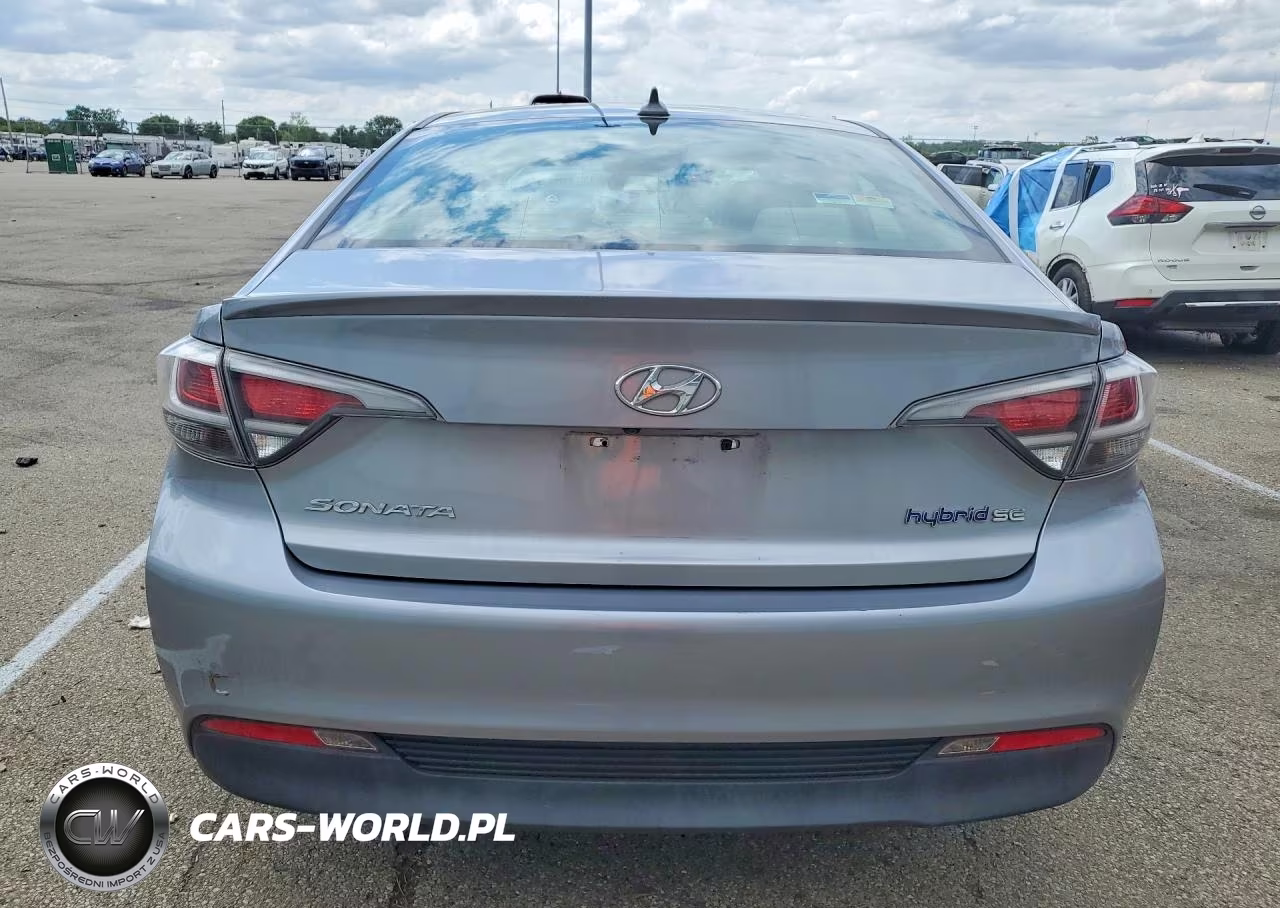 2016 Hyundai Sonata VIN:KMHE24L16GA024752 - 6