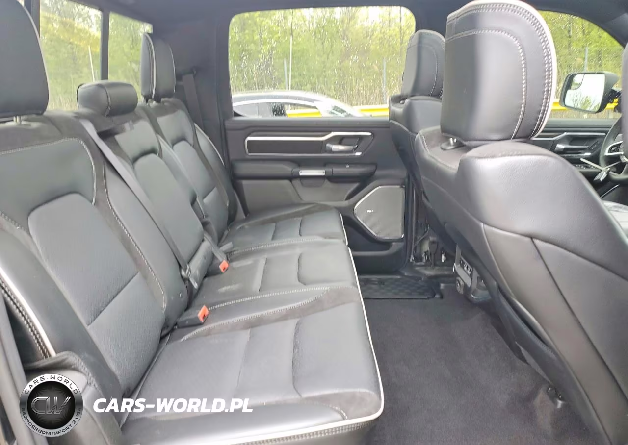 2025 Ram 1500 Laramie VIN:1C6SRFJP6SN631507 - 10