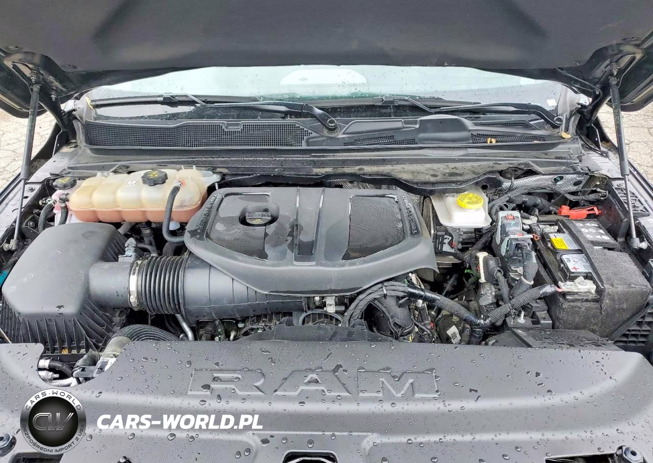 2025 Ram 1500 Laramie VIN:1C6SRFJP6SN631507 - 11