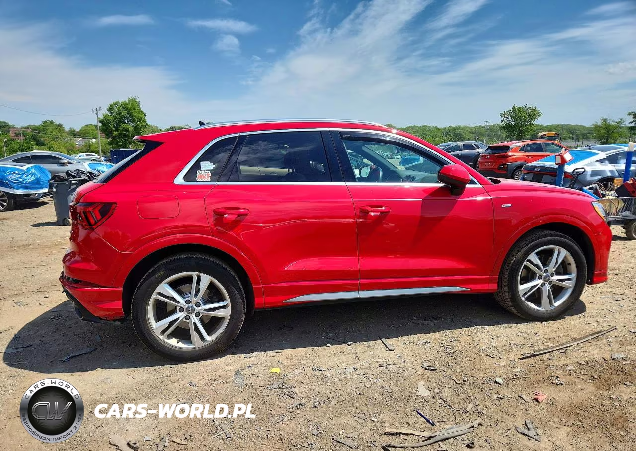 2020 Audi Q3 Premium S Line VIN:WA1DECF37L1112969 - 3