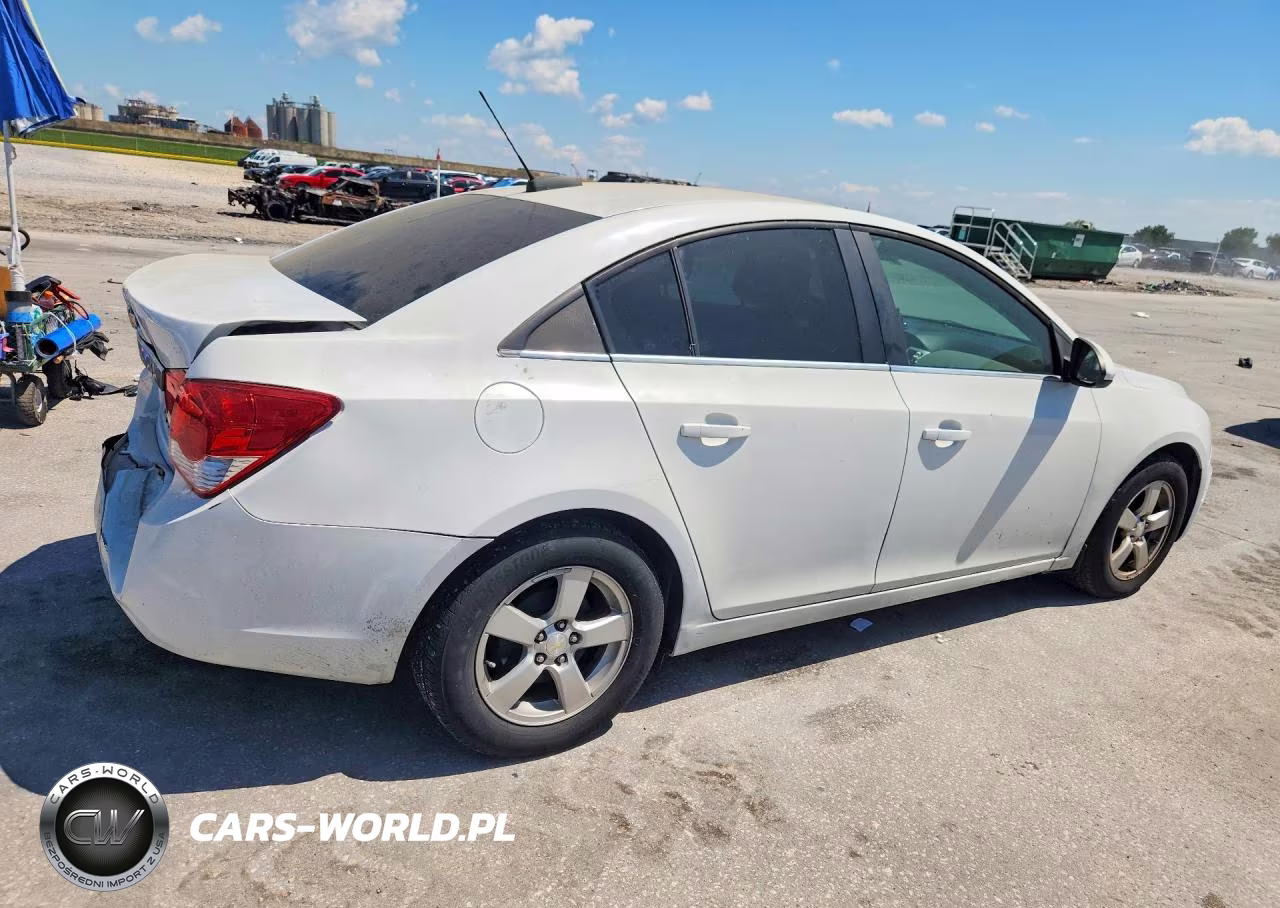 2015 Chevrolet Cruze VIN:1G1PD5SBXF7194365 - 3