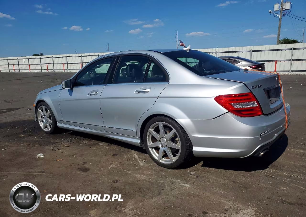 2014 Mercedes-Benz C 250 VIN:WDDGF4HB5EA928212 - 2